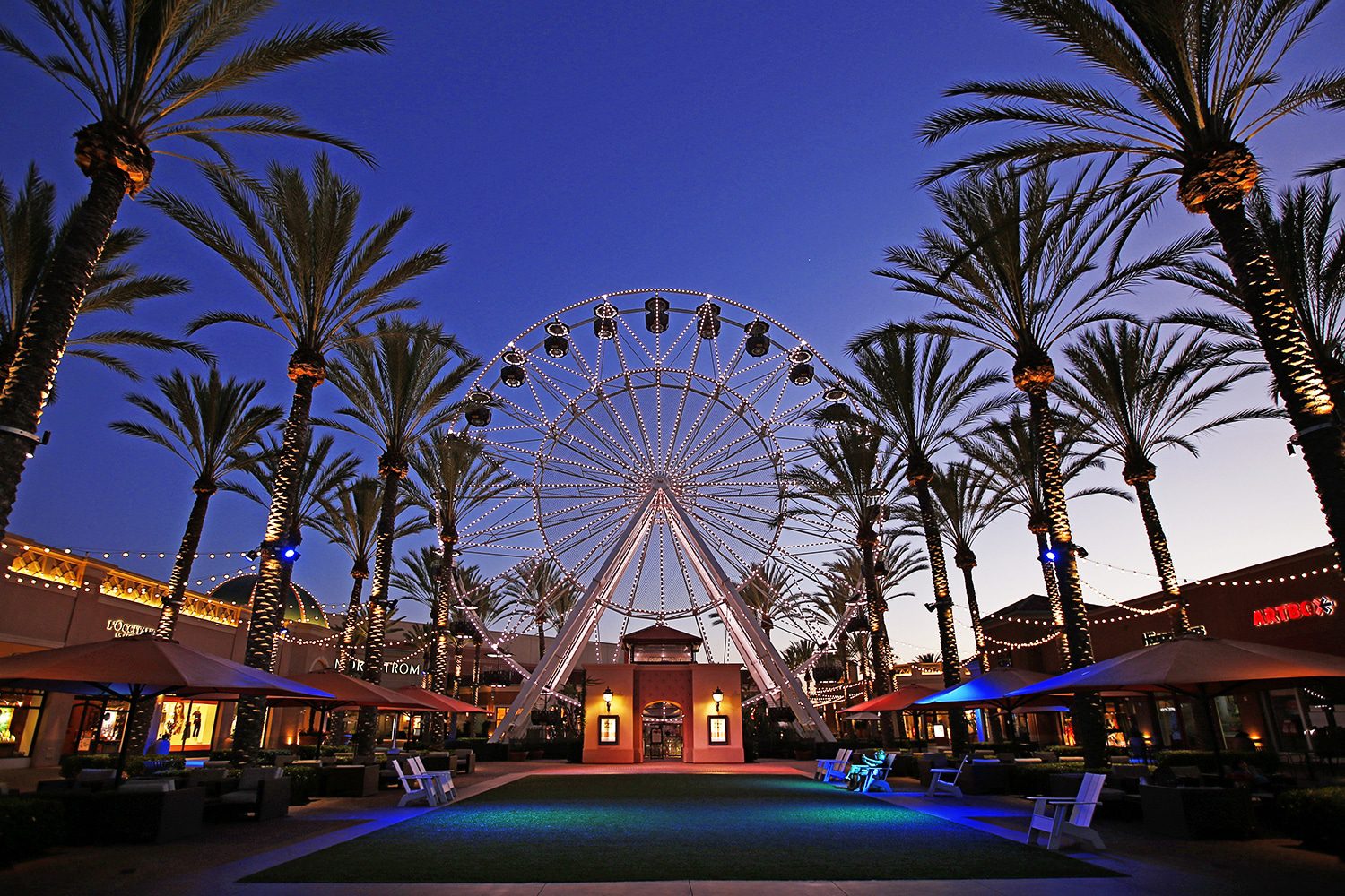 Giant Wheel at Irvine Spectrum Center